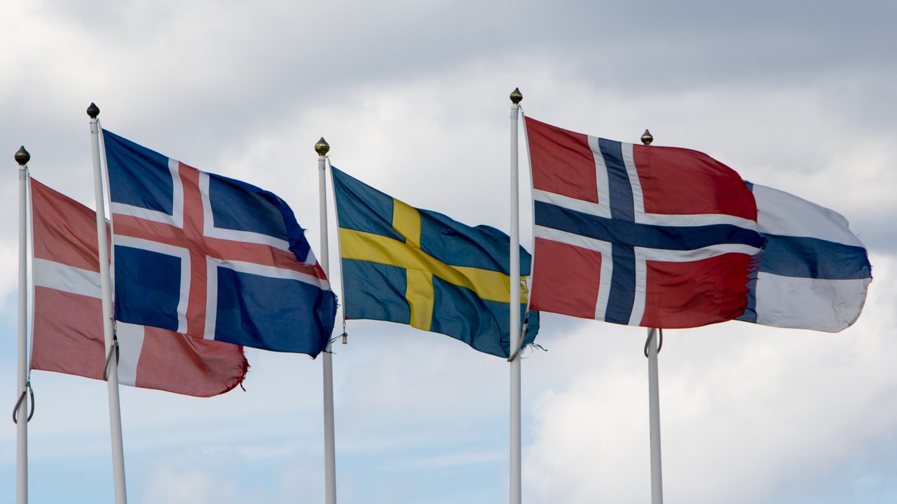 Bild på nordiska flaggor
