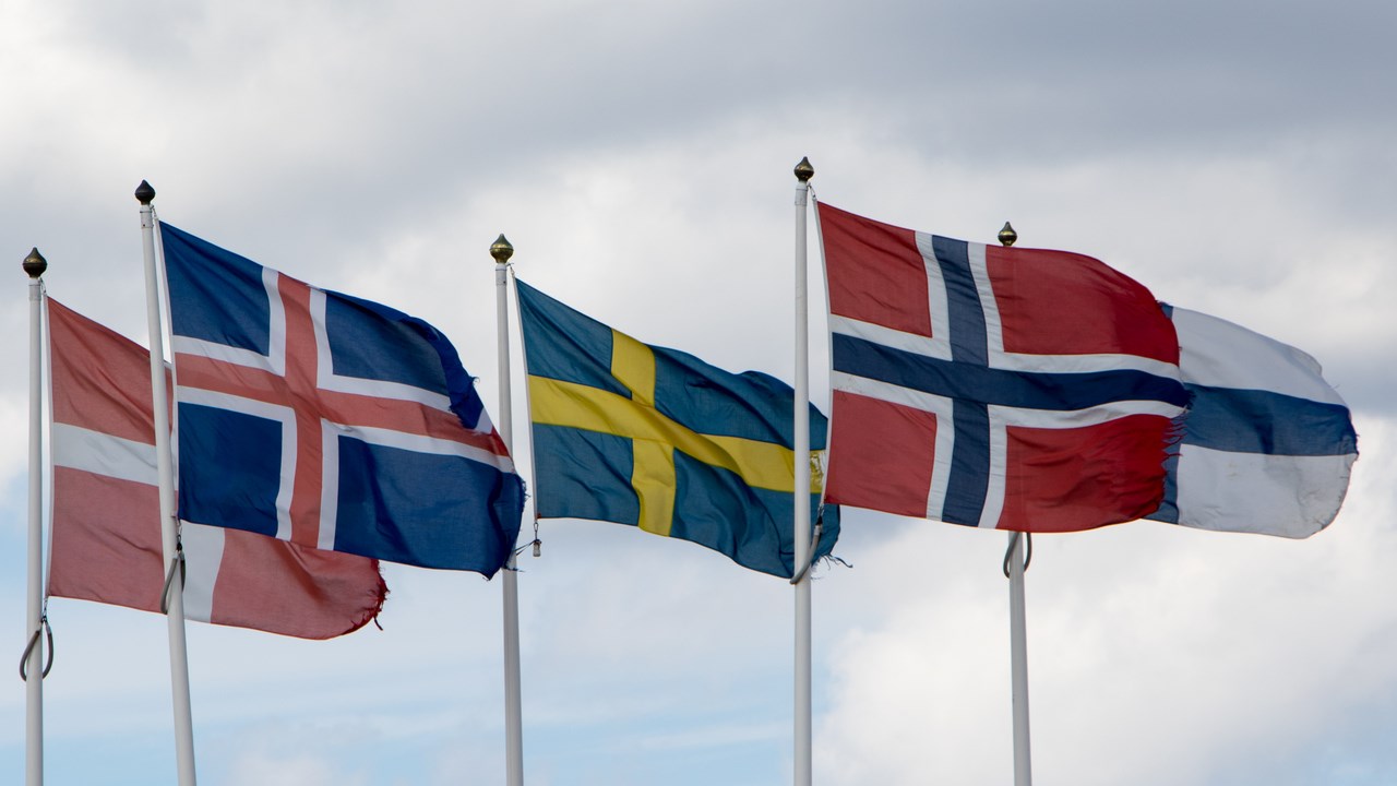 Bild på nordiska flaggor