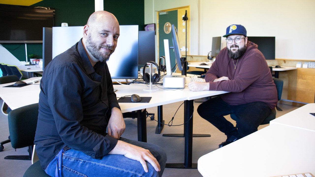 Johan Bodén och Marcus Strandgren, lärare vid Institutionen för informatik