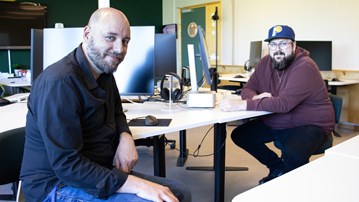 Johan Bodén och Marcus Strandgren, lärare vid Institutionen för informatik