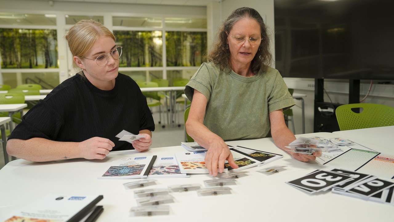 Debra L Milton och Hanna Eriksson