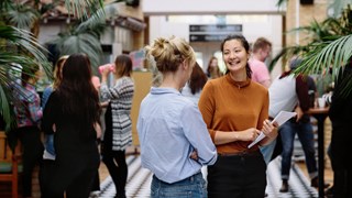 Bild på Studenter i Beteendevetarhuset