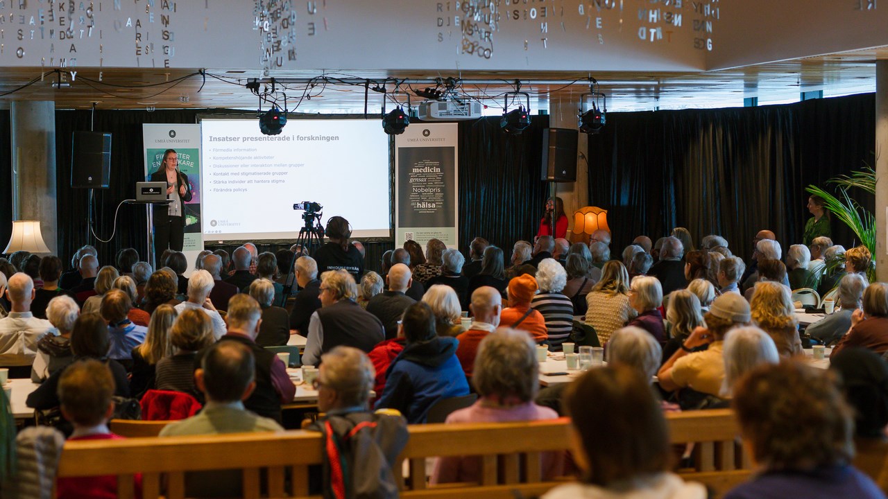 Fika efter en forskareVi bjuder på kunskap och fika. Populärvetenskapliga live-sända seminarier ger dig möjlighet att ta del av spännande medicinsk forskning.