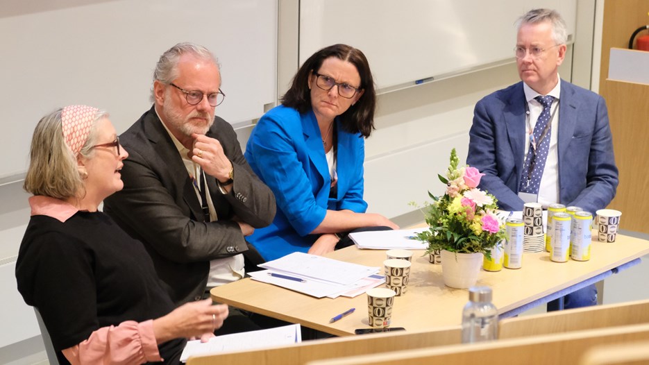 Jane Reichel, Erik Wennerström, Cecilia Malmström och Thomas Norling i panelsamtal under konferensen i Offentlig rätt. 