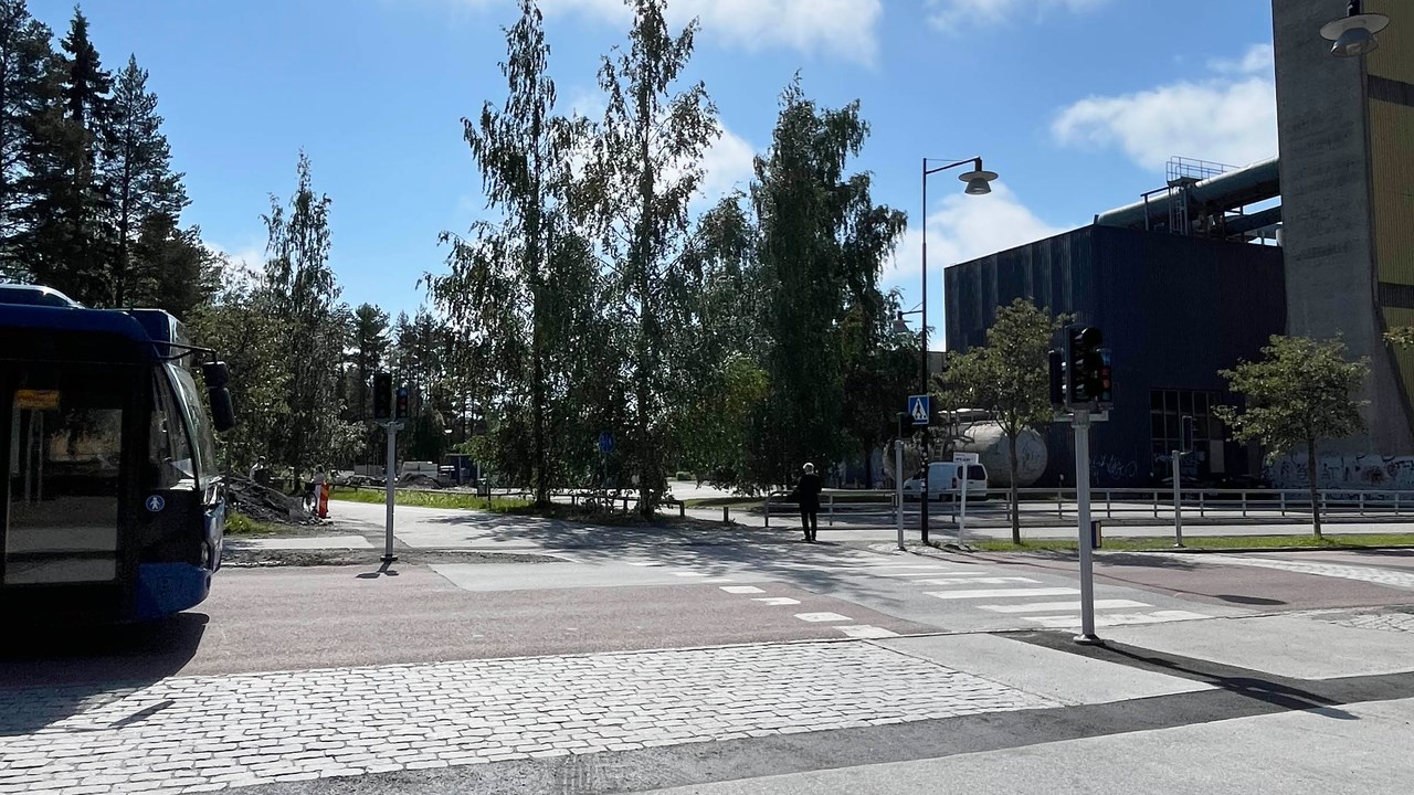 De nya trafiksignalerna ger kolletivtrafiken företräde och göra det säkrare för cyklister och gångtrafikanter