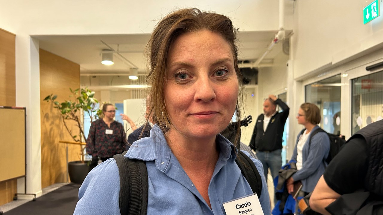 Carola Fallgren, projektledare vid Arctic Design Center, stannade upp under minglet mellan samtalspassen på AIMday och uppskattade chansen att nätverka.