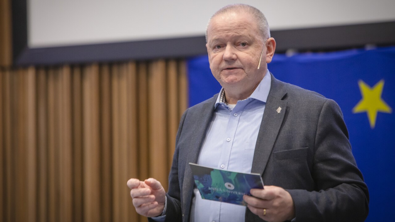 Rektor Hans Adolfsson introducerar Umeå universitets EU-dag. 