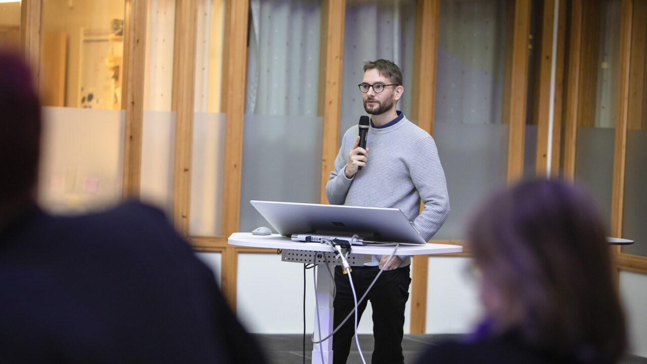 Philip Buckland, föreståndare för Miljöarkeologiska laboratoriet. 