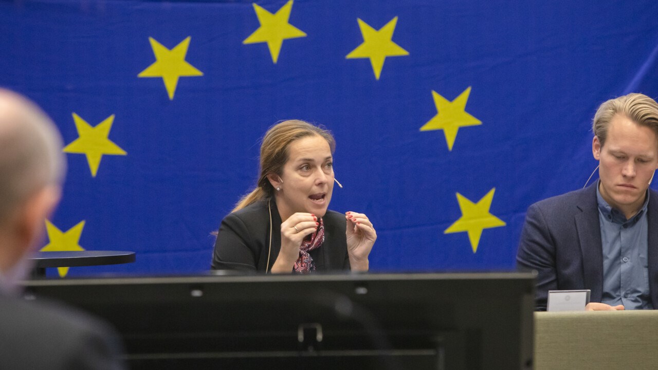 Adrien Müller, Ungerns ambassadör i Sverige, i paneldebatt under EU-dagen vid Umeå universitet. 