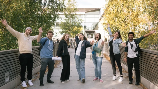 Exchange students pose during Scavenger Hunt day HT24