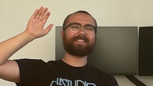 Lucas Hedström waves from a chair